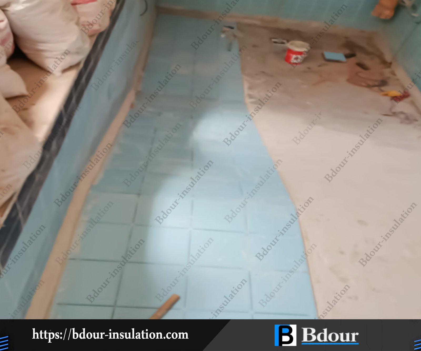 تجهيز أسطح مسابح الخالدية وتنظيفها لاستقبال مادة العزل