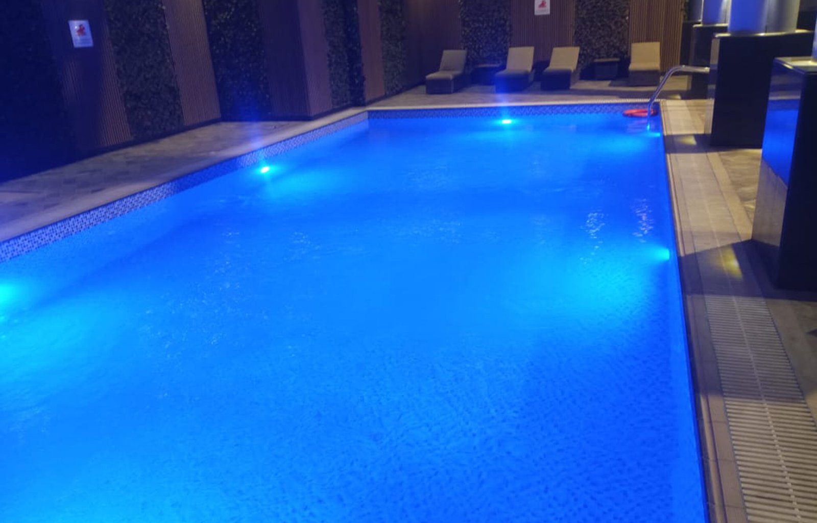 خدمات عزل المسابح بحي الفيحاء